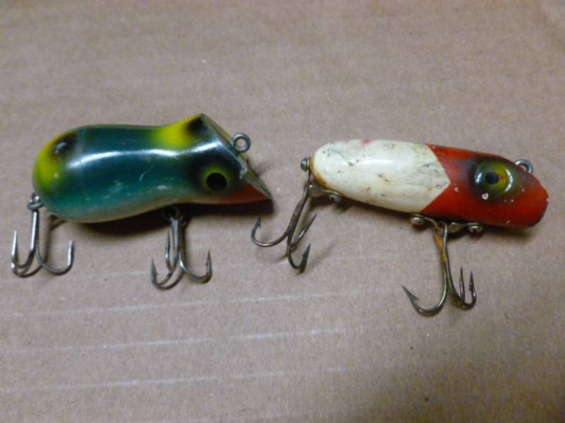 lot 215 image: Vintage Fishing Baits