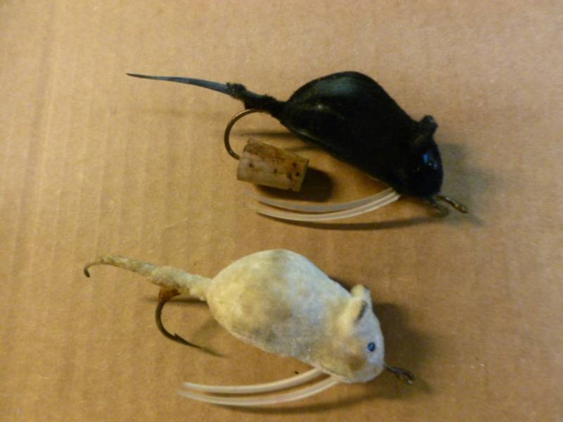 lot 222 image: Vintage Fishing Baits