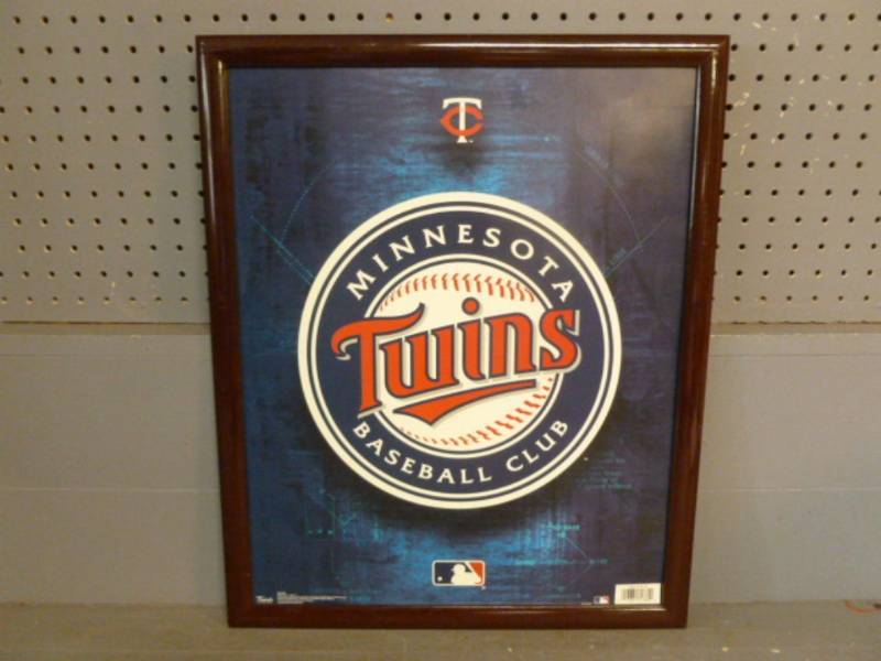 lot 229 image: Sports Collectible