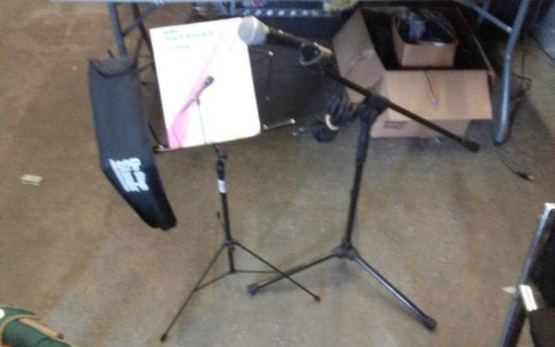 lot 18 image: Samsung Microphone & Stand, On Stage Music Stand, Teach Yourself To Sing Book