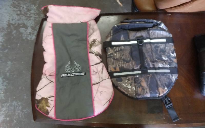 lot 21 image: 2-Dog Jackets, Pink Camo Size L, Life Jacket Size L