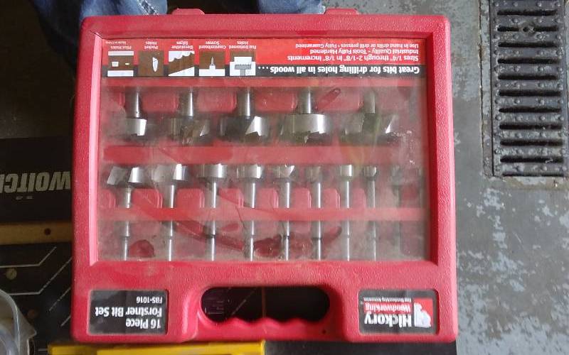 lot 29 image: Hickory 16 Piece Forstner Bit Set