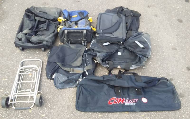 lot 50 image: Lot Of Duffel Bags, Sports Bags, Luggage Carrier, Misc