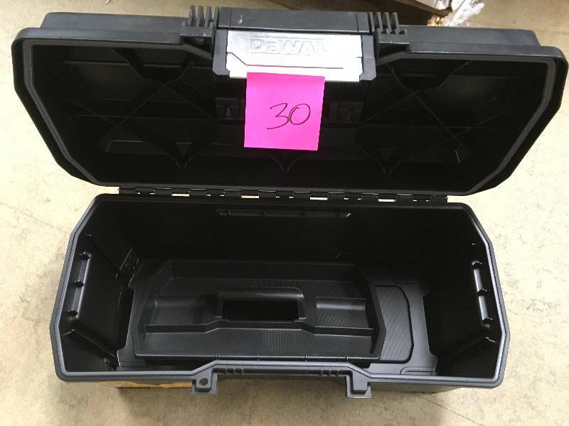 Dewalt 24 in. 1-Touch Latch Tool Box Broken Handle
