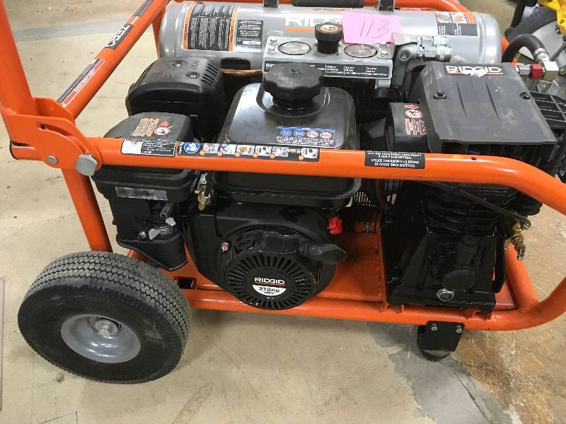 RIDGID Zero Gravity 8 Gal. Gas Power Air Compressor in like New working conditions