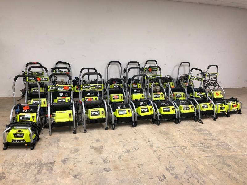 Lot of power washer for parts o repair items are in the basement please bring help to load