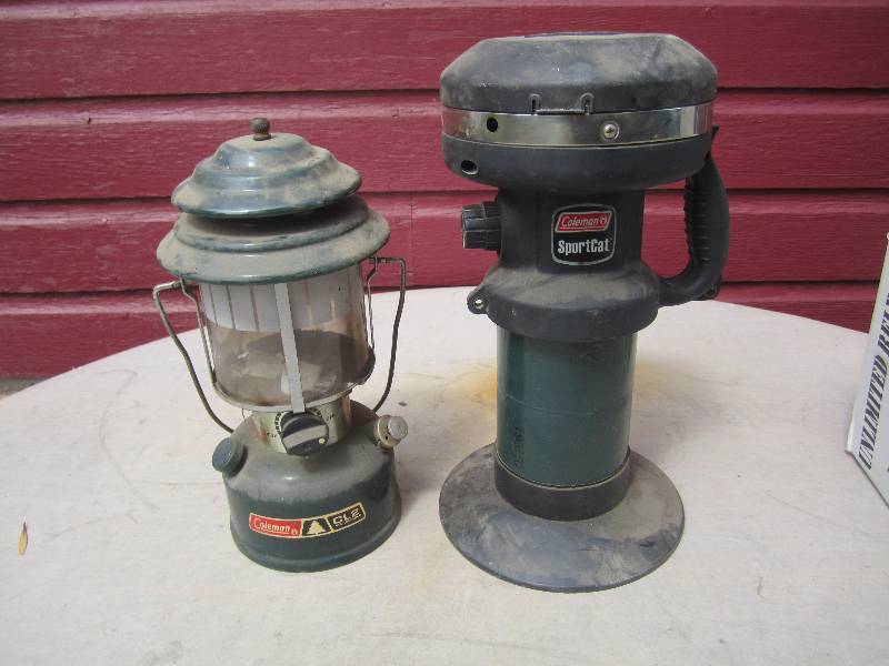 lot 5 image: Coleman Lantern and Heater  RED...