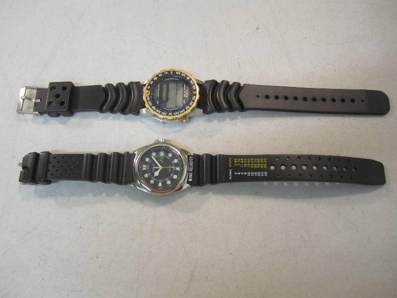 lot 29 image: Lot of 2 Pulsar Watches Both not cu...