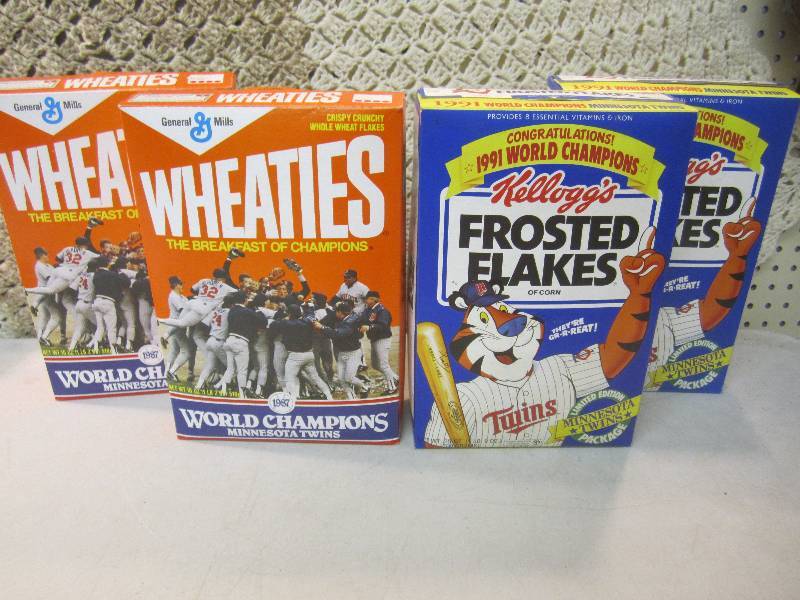 lot 42 image: 4 Minnesota Twins World Champion Ce...
