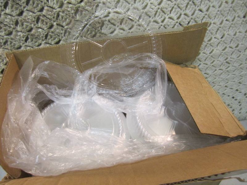 lot 54 image: Case of 500 8 Dome Lids for Item 2...