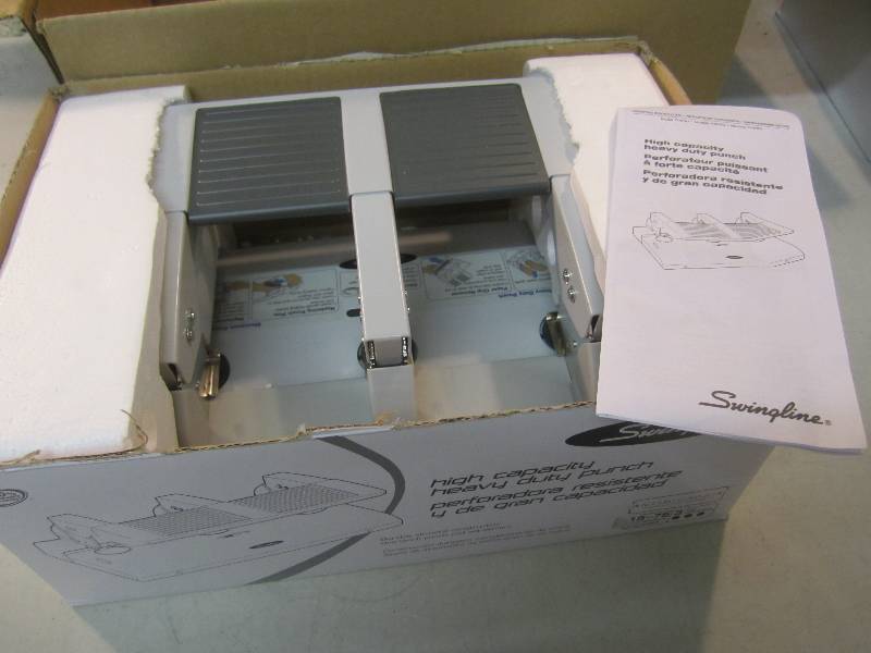 lot 102 image: Swingline High Capacity Heavy Duty ...