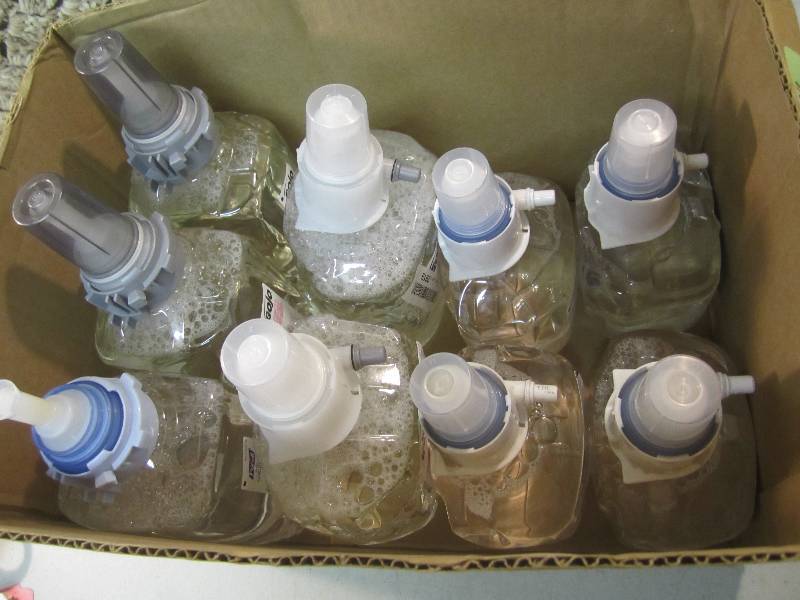 lot 115 image: Mixed Lot of 9 GoJo and Purell Foam...