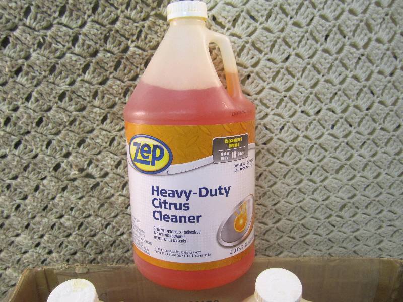 lot 116 image: 4 Big Bottles of ZEP Heavy-Duty Cit...