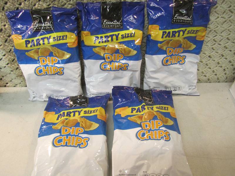 lot 141 image: 5 Bags of Party Size Dip Chips Best...
