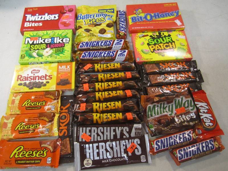 lot 154 image: Large Lot of Misc Candy Best by dat...