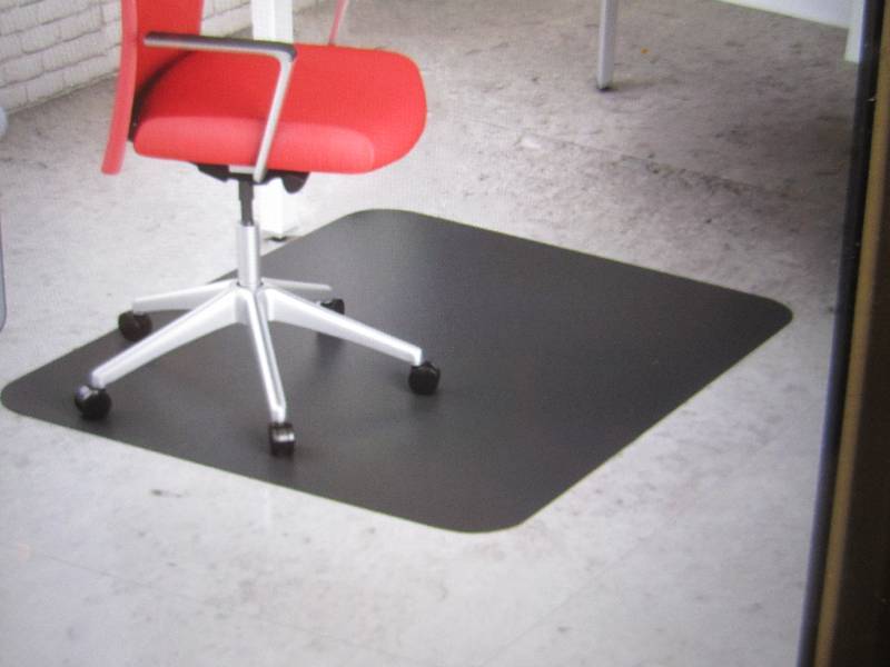 lot 168 image: Deflecto Classic Black Hard Floor C...