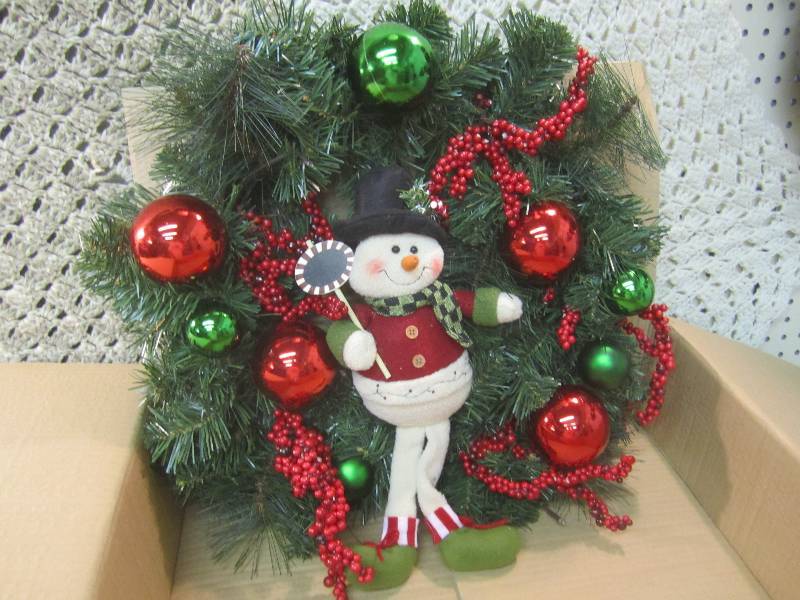 lot 200 image: 21 Light Up Snowman Wreath New in ...