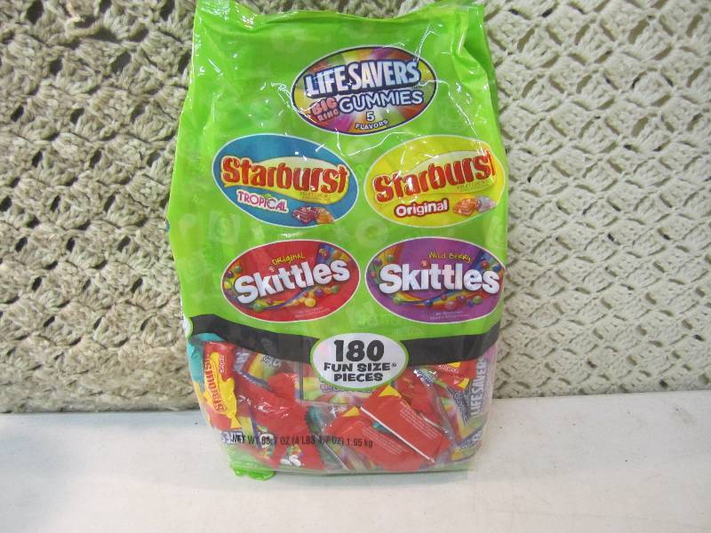 lot 228 image: Large Bag of Mixed Candy 180 Pieces...