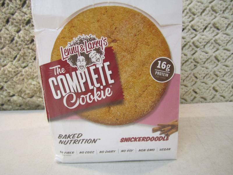 lot 233 image: Box of 12 Large Snickerdoodle Cooki...