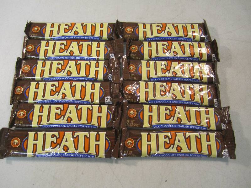lot 257 image: 12 Heath Candy Bars Best by Jan 201...