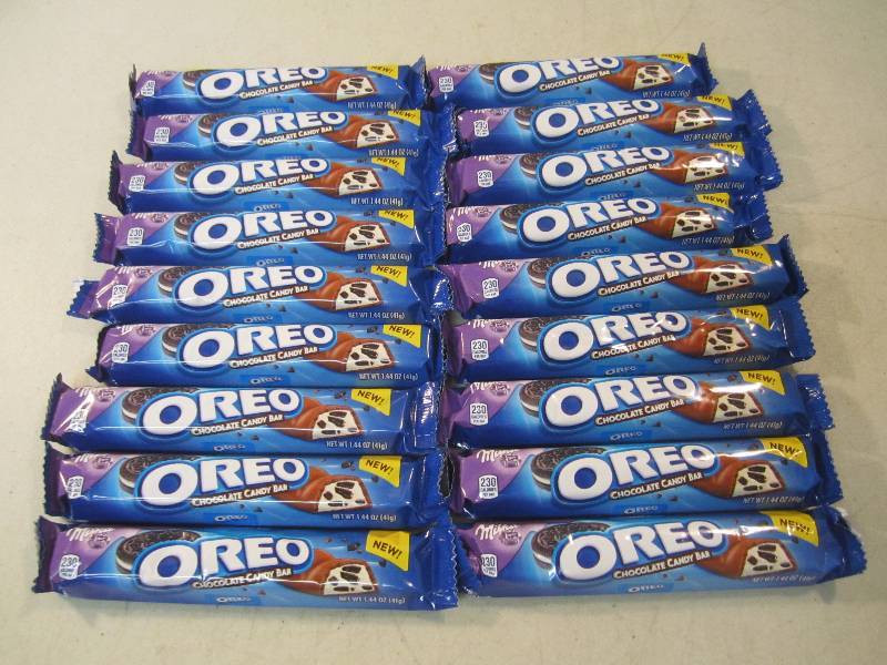 lot 261 image: 18 Oreo Chocolate Candy Bars Best b...