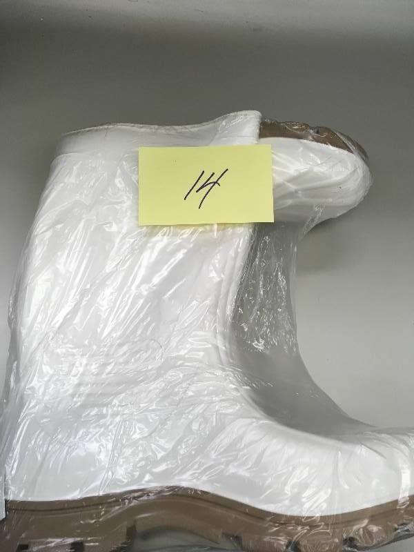 lot 14 image: Mens Size 12 White Marine Tuff PVC Boot new