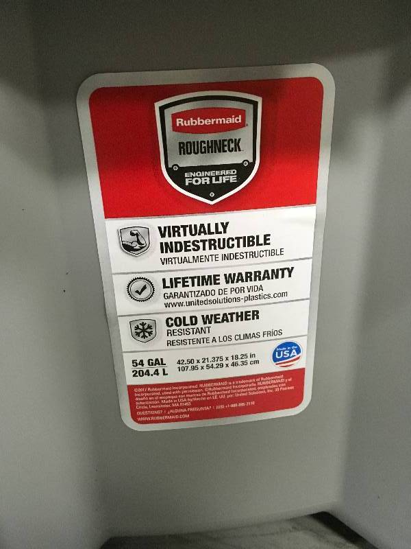 lot 44 image: RUBBERMAID Roughneck 54 Gal. Storage Tote in good conditions