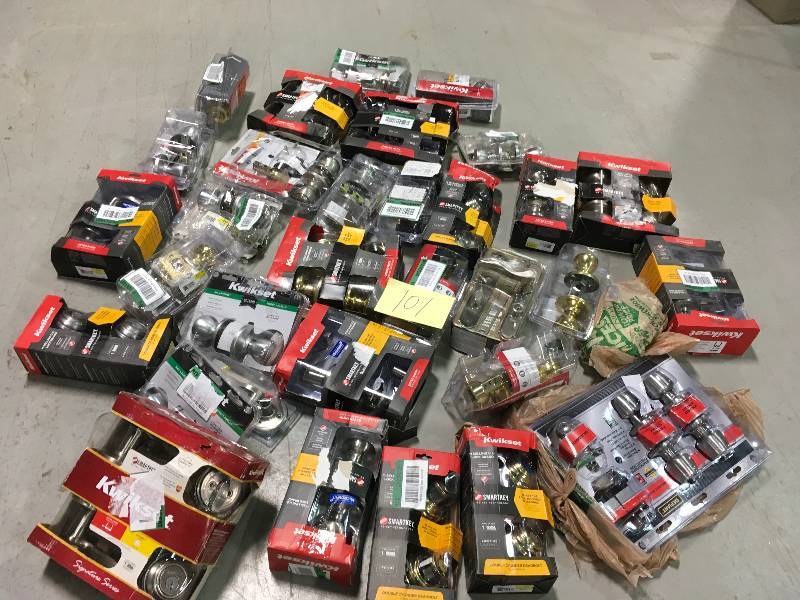 lot 101 image: Huge Lot of Mixed Locks Kwikset Not Tested