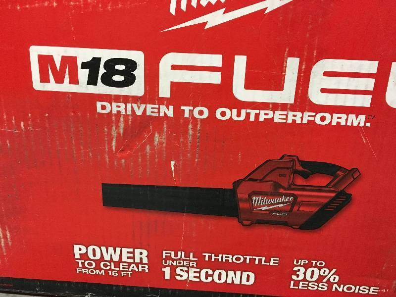 lot 109 image: Milwaukee M18 FUEL 100 MPH 450 CFM 18-Volt Lithium-ion Brushless Cordless Handheld Blower Kit in working conditions