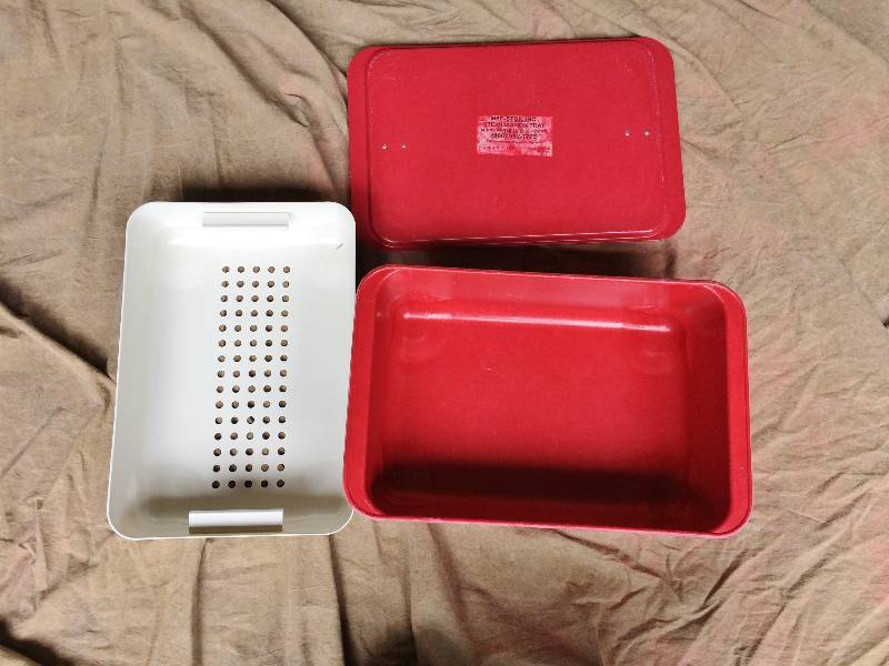 lot 14 image: Red Sterilizer Tray - Good Condition