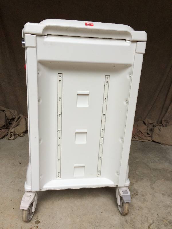 lot 28 image: Retails Used $300 Medical Metro Flexline AntiMicrobial Mobile Utility Crash Cart - No Drawers - Great For Hideaway Storage Just Turn Cart Around.