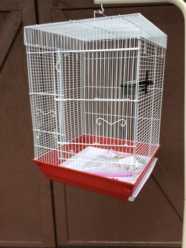 lot 4 image: Great Condition Height Adjustable Quality Hendryx Birdcage With Food Dish & Toys