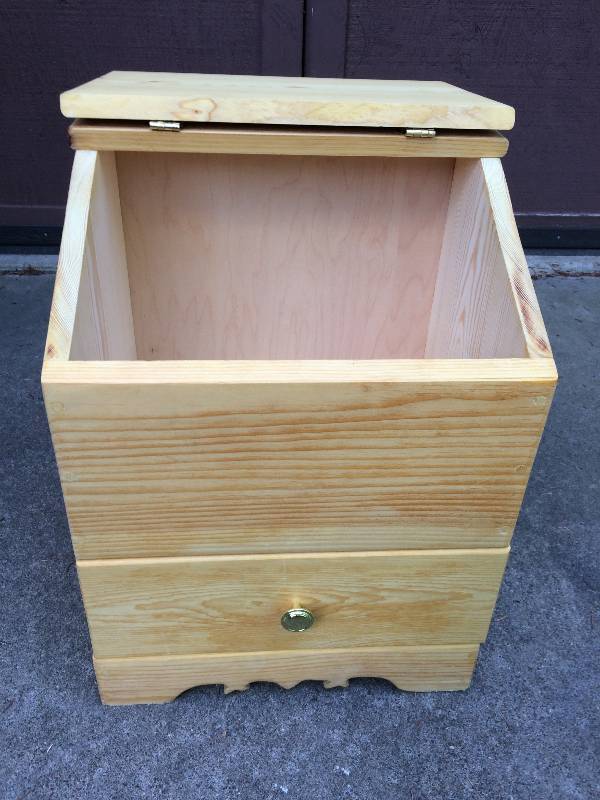 lot 7 image: Oak Or Cedar Storage Lift Top Cabinet With Drawer - Excellent Condition - Great For Many Uses - DogCat Food Perhaps