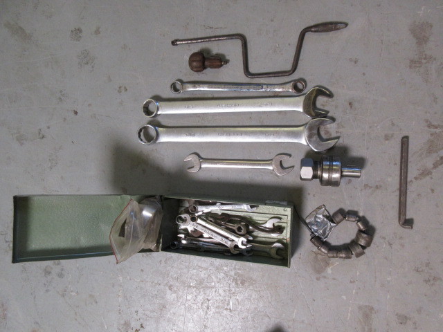 lot 112 image: MISCELLANEOUS WRENCHES