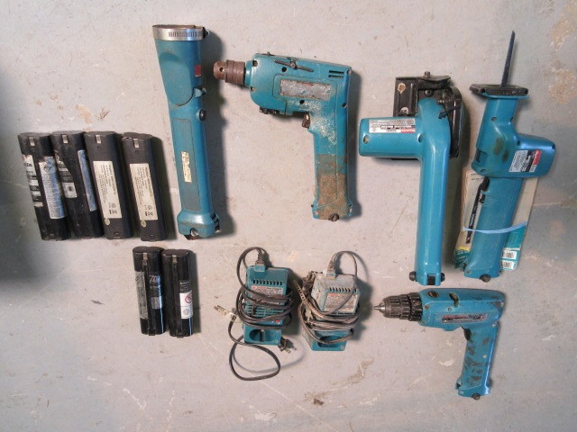 lot 113 image: MAKITA CORDLESS TOOLS