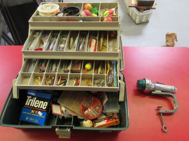 lot 127 image: TACKLE BOX AND LURES