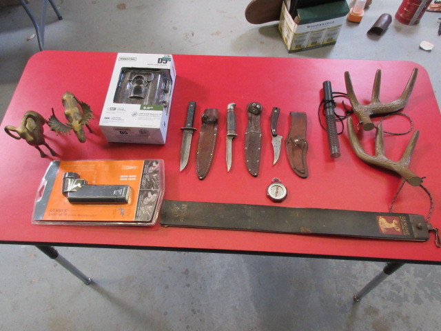 lot 133 image: KNIVES AND GAME CALLINGTRACKING