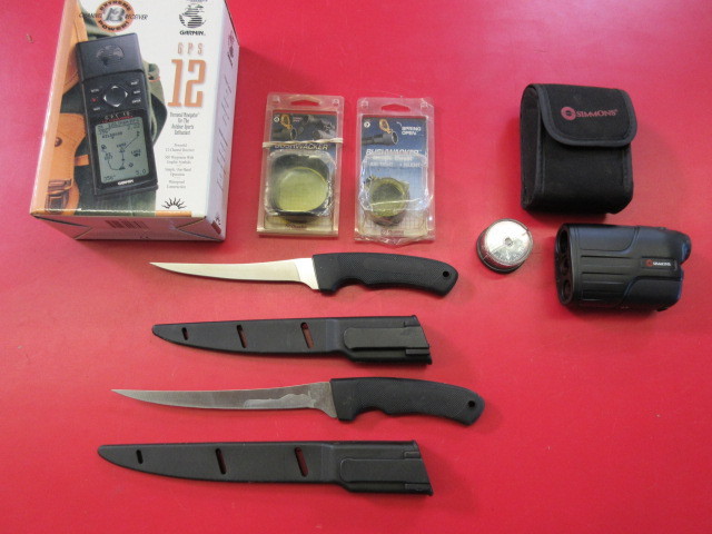lot 135 image: GPS UNIT, RANGE FINDER, FILET KNIVES