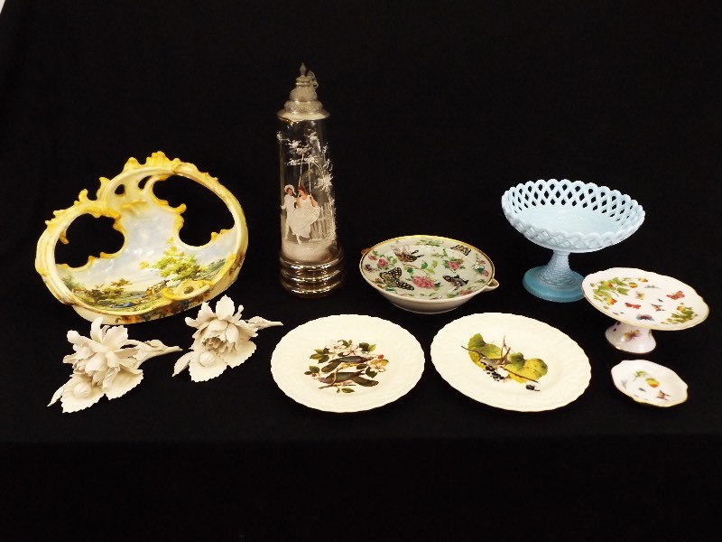 lot 29 image: Lot of AntiqueVintage Dishes