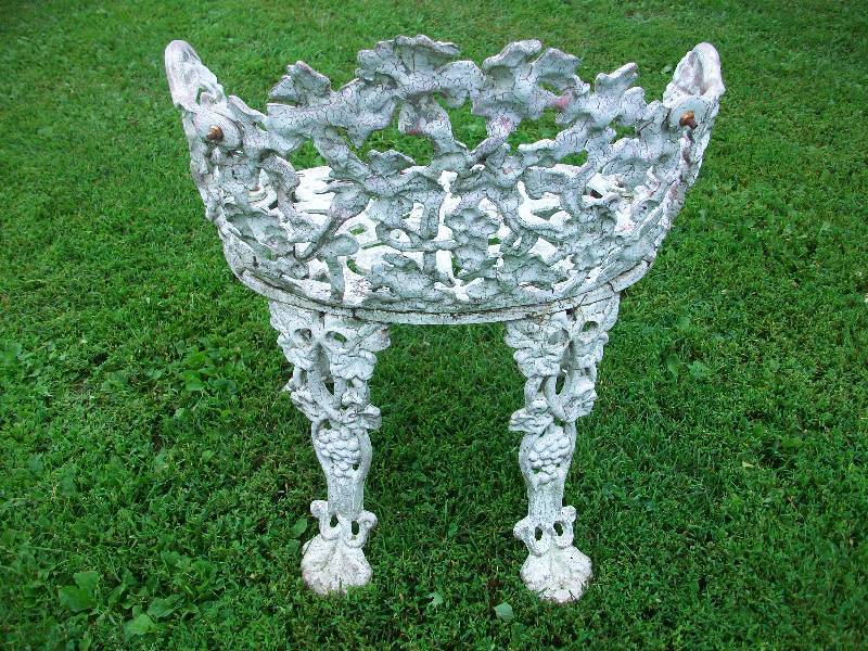 lot 20 image: Cast Aluminum Chair