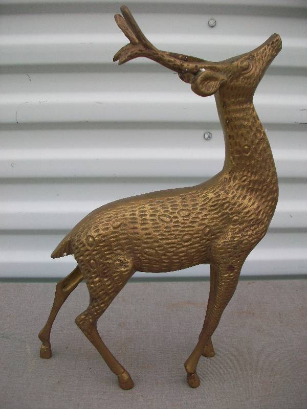 lot 21 image: Brass Deer