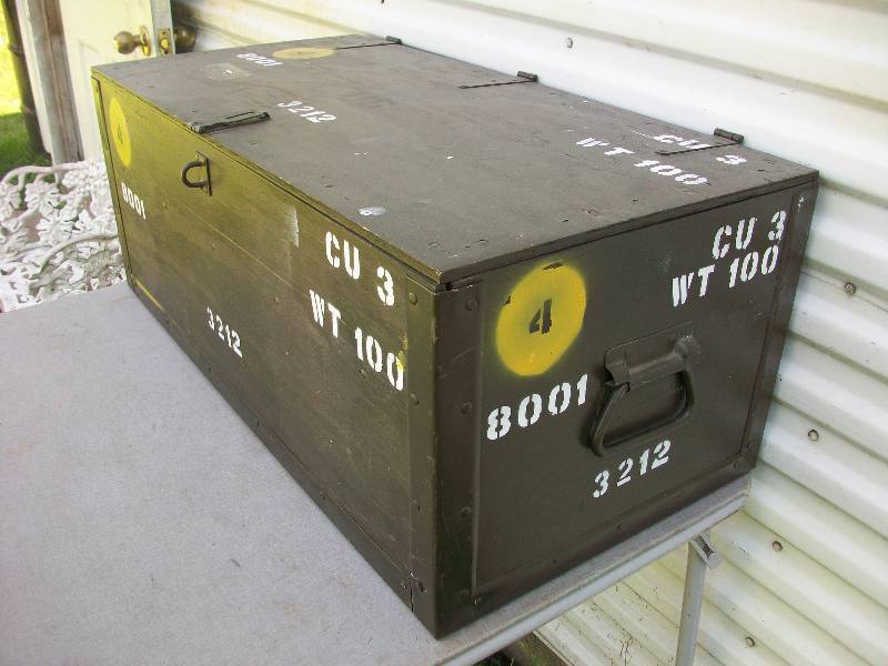 lot 32 image: Wood Military Box