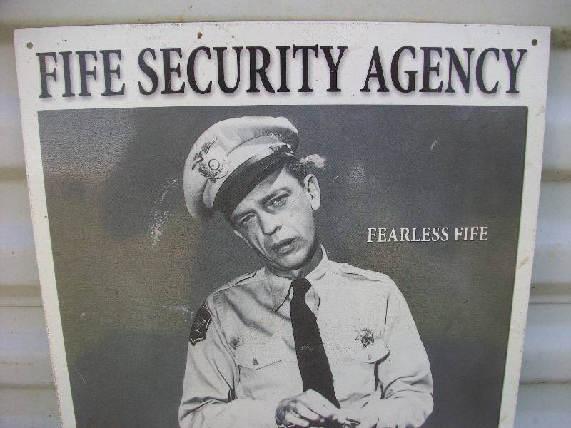 lot 34 image: Tin Sign