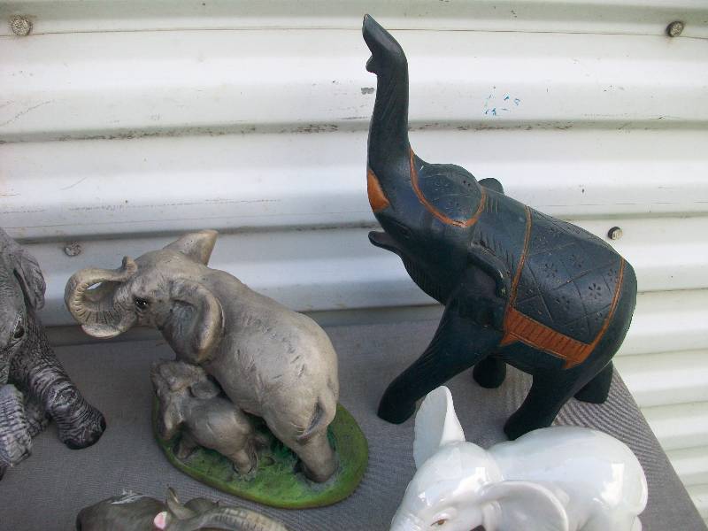 lot 57 image: Elephant Collection