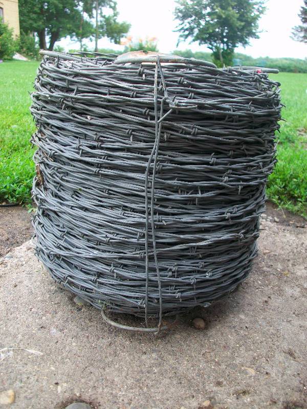 lot 60 image: Barb Wire