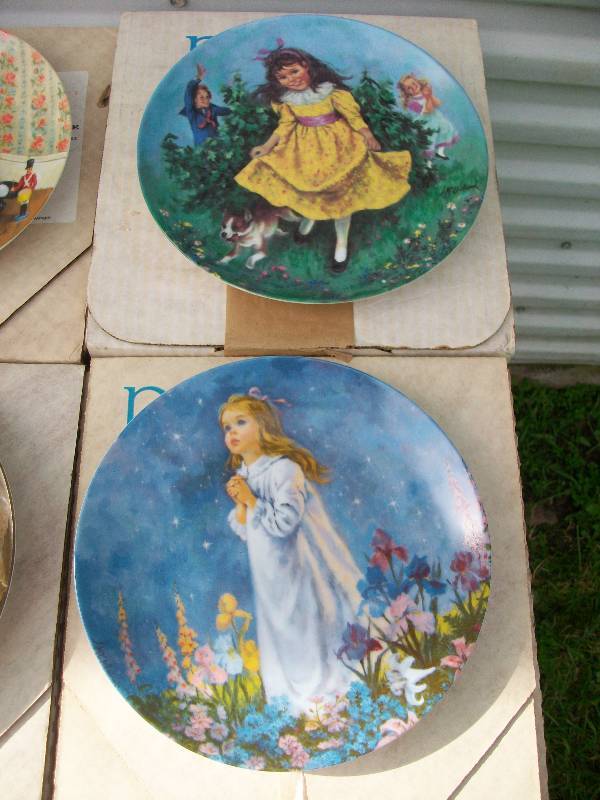 lot 95 image: Collector Plates