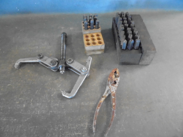 lot 9 image: Punches and Puller