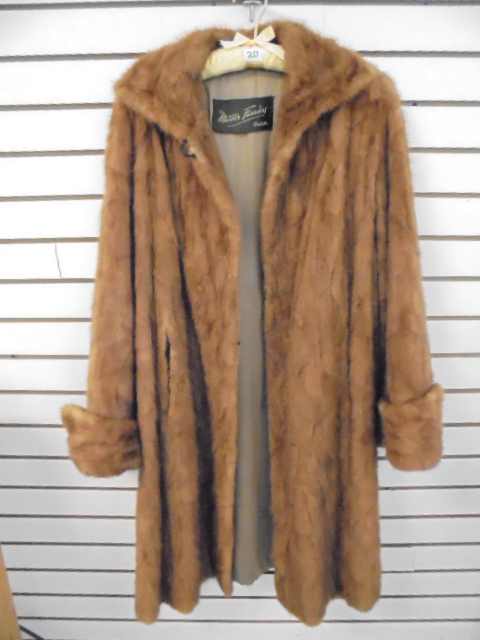 lot 20 image: Vintage Fur Coat