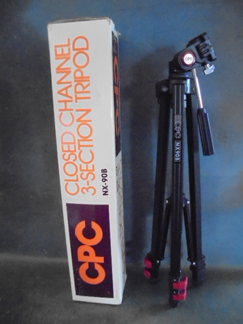 lot 38 image: Tripod