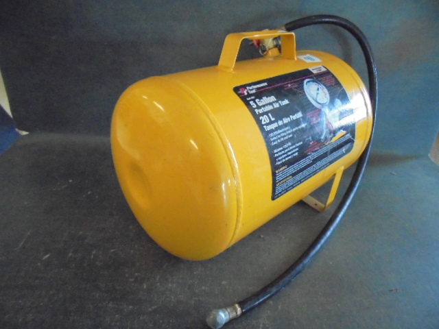 lot 41 image: Portable Air Tank